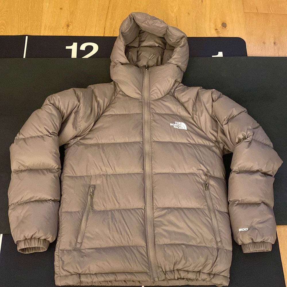NORTHFACE PUFFER. light brown. Barely worn. Mint condition.